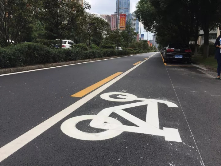 曲靖市翠峰路改造完工 行使舒适感和颜值大提升 曲靖市翠峰路改造完工 行使舒适感和颜值大提升
