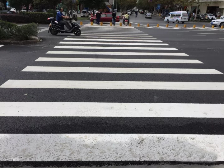 曲靖市翠峰路改造完工 行使舒适感和颜值大提升 曲靖市翠峰路改造完工 行使舒适感和颜值大提升
